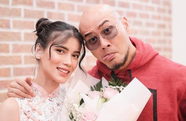 Deddy Corbuzier dan Sabrina Choirunnisa. [Instagram]